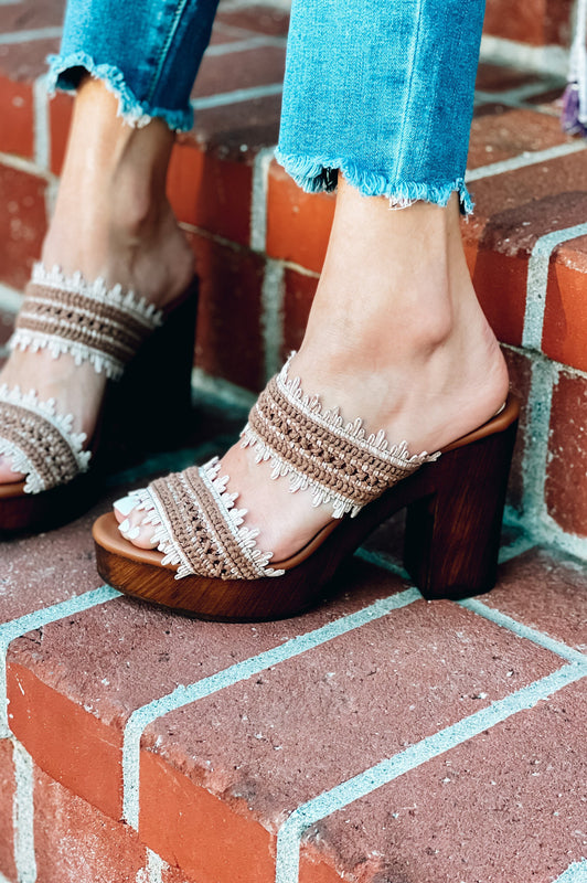 Chrissy Chunky Heels Camel