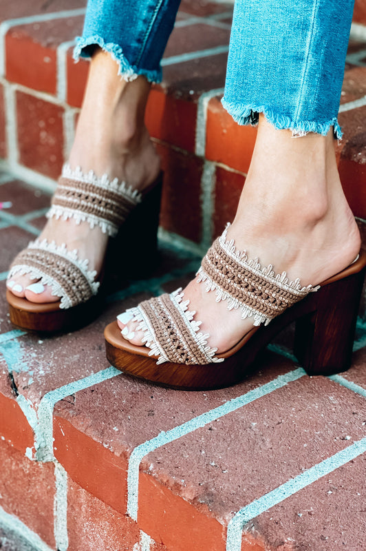 Chrissy Chunky Heels Camel
