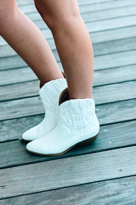 Dallas Western Booties White