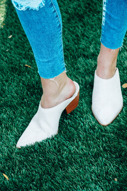 Matisse Cammy Blush Snake Mules