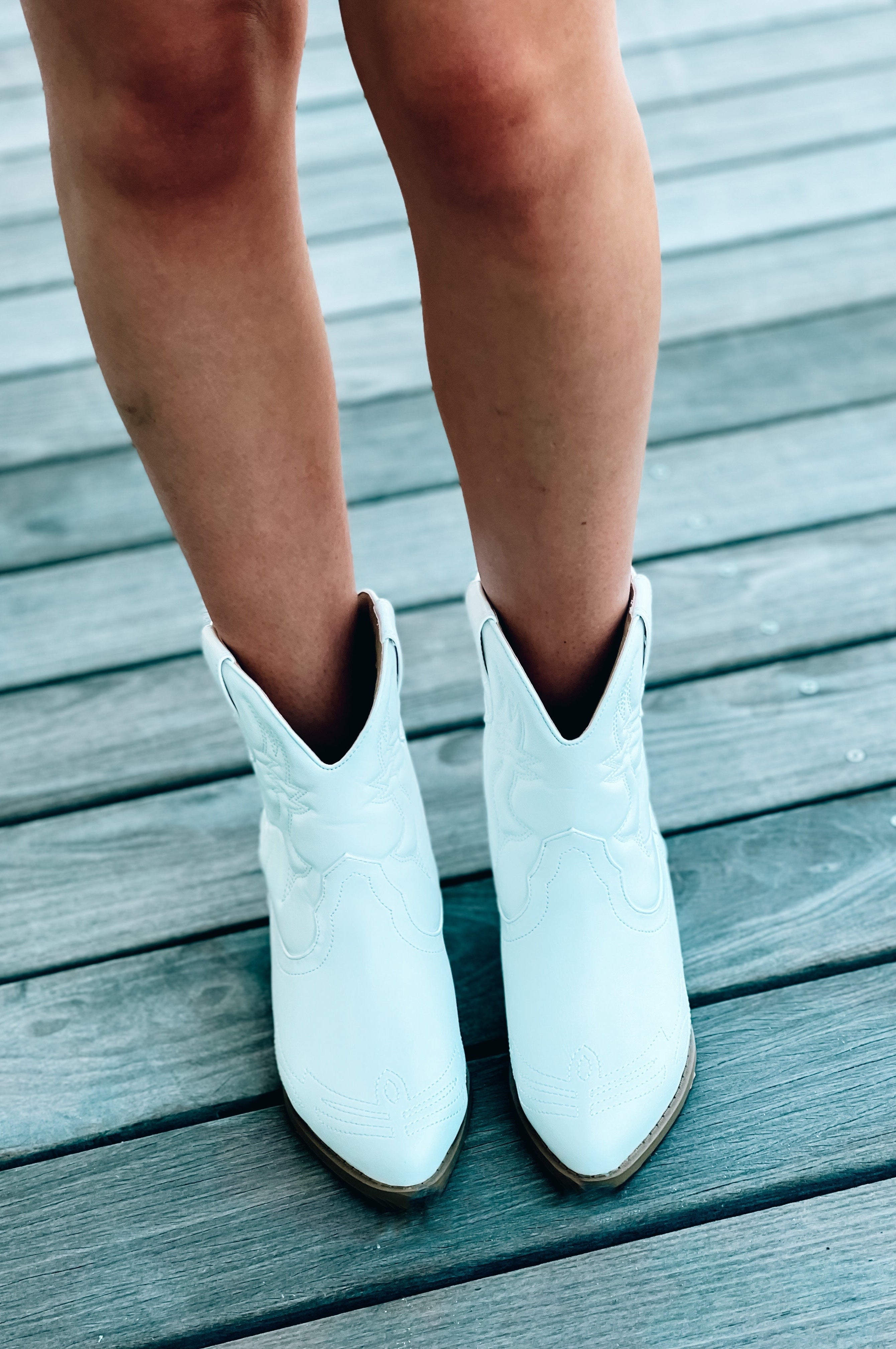 Dallas Western Booties White